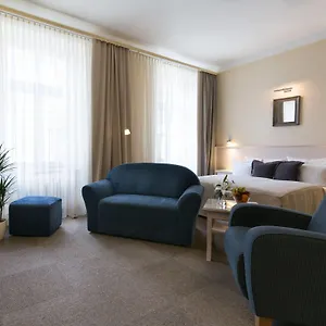 unitas-hotel.praguehotelsweb.com/